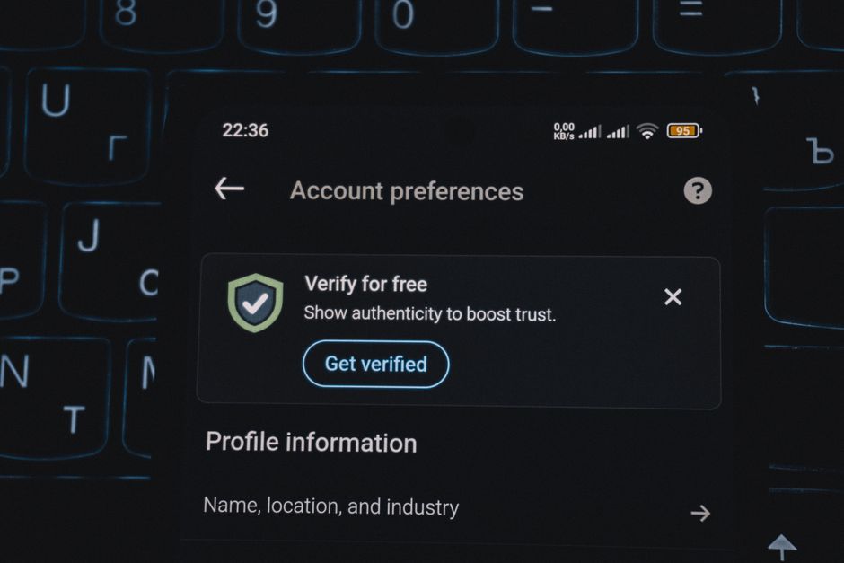 Monkey app signup screen with account creation and team invitation steps